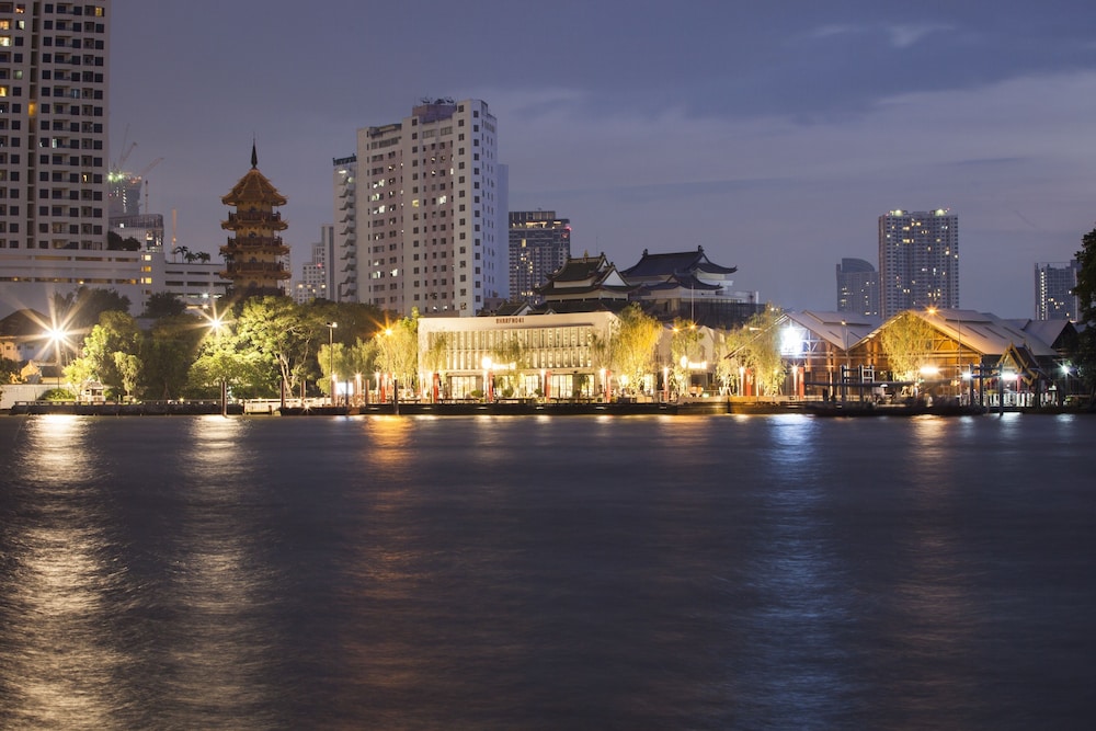 Amdaeng Bangkok Riverside Hotel 59