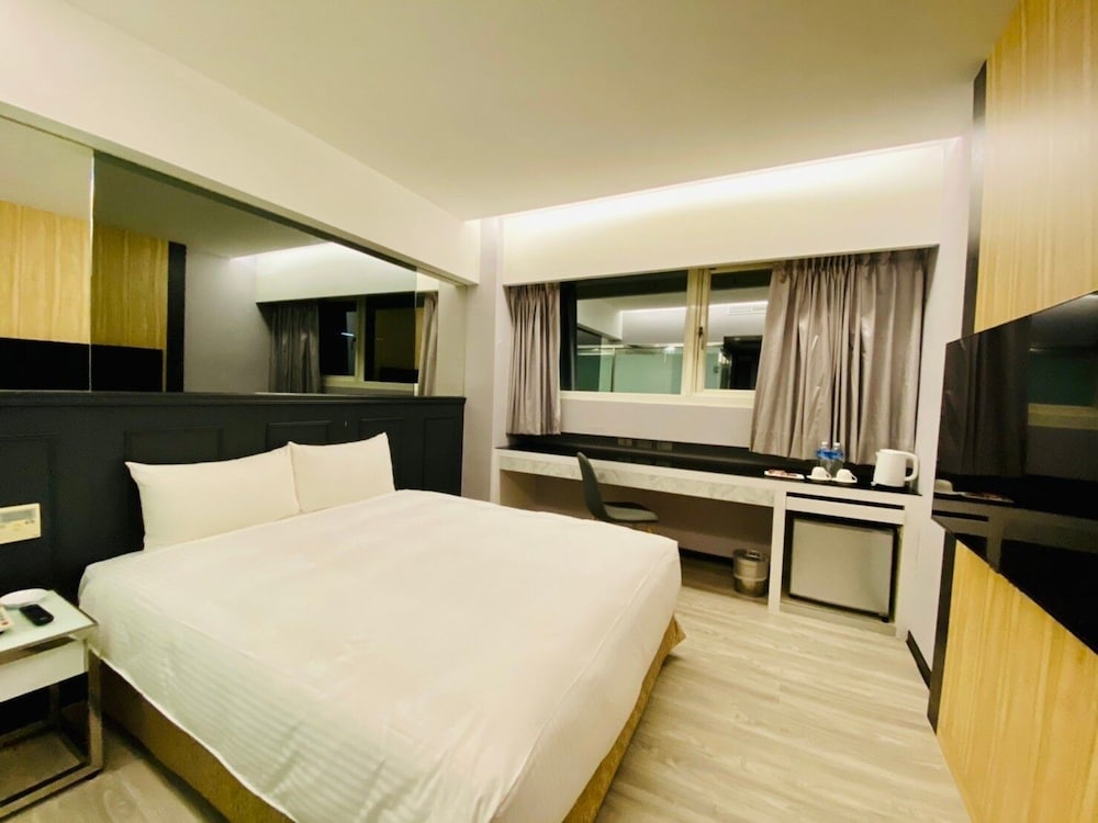 HUB HOTEL XIMEN XINING INN
