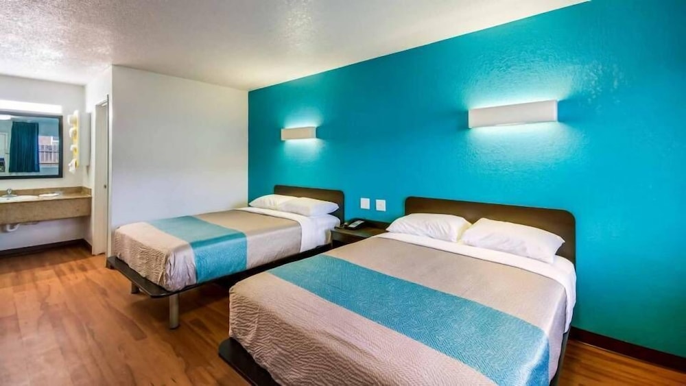 Motel 6 Houston, TX – FM 1960 - Bammel