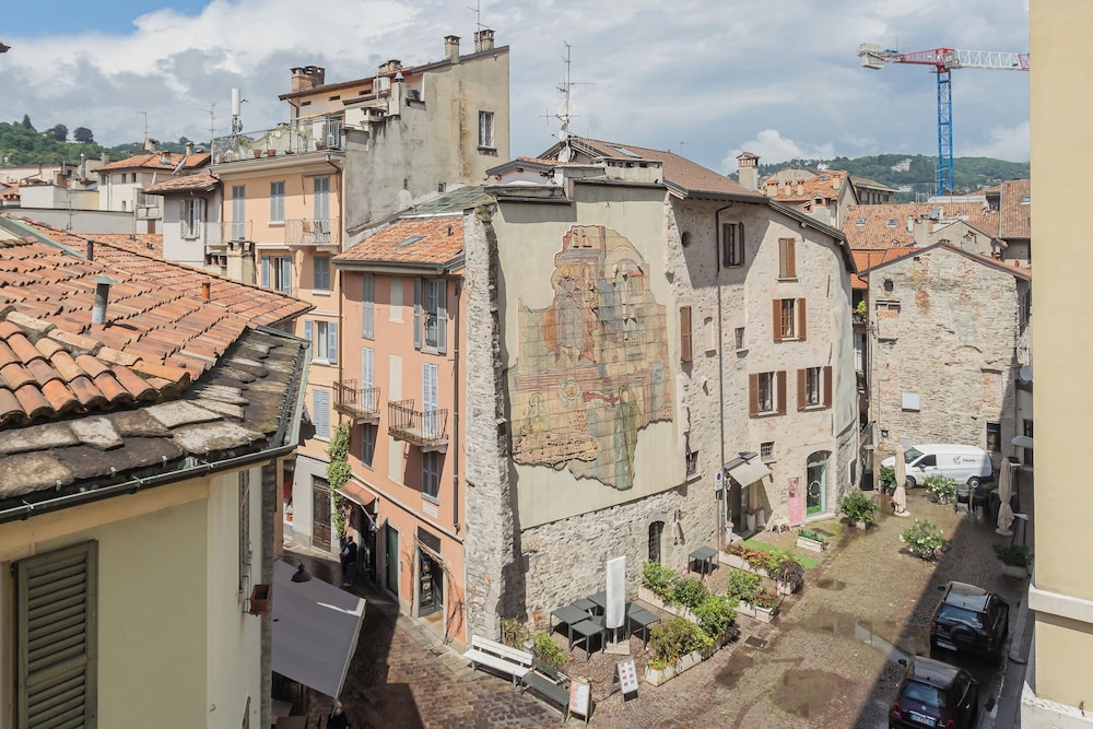 Lake Holiday Como by Rent all Como