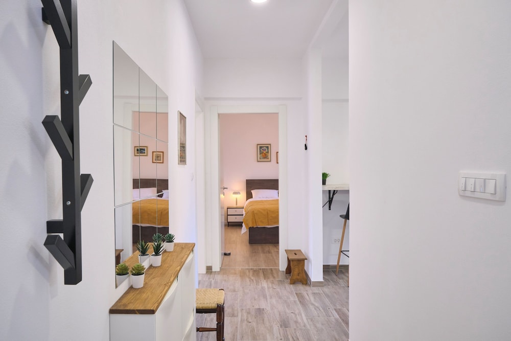 LAV Central Apartment by Litto