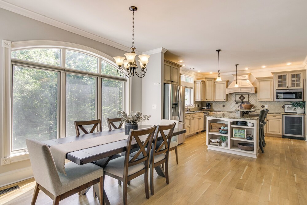 Boat Dock & Movie Theater: Lake Wylie Retreat!
