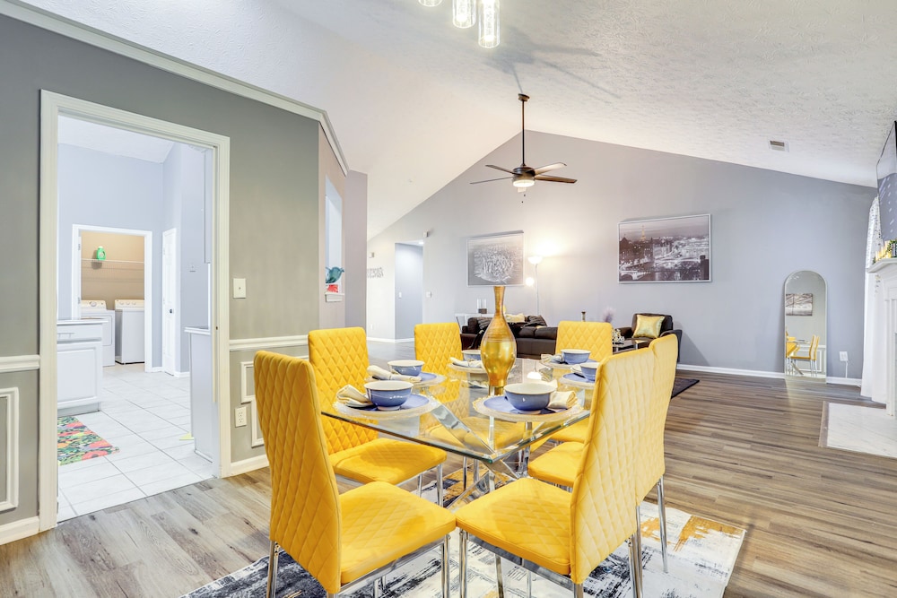 Close to Shopping: Pet-friendly Lawrenceville Home