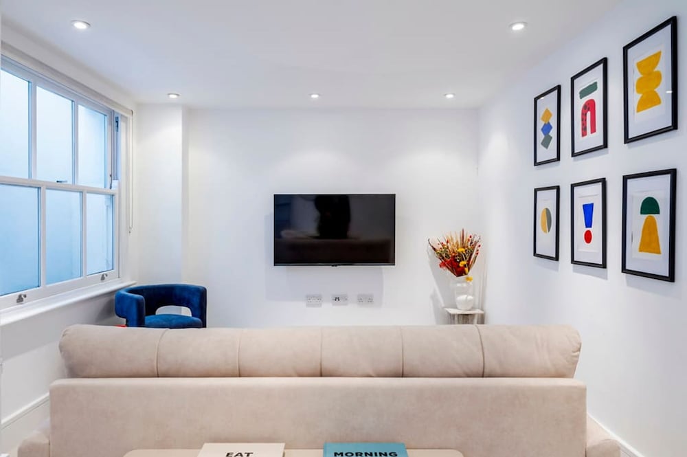 The Urban Minimalist- Notting Hill 2 Bed