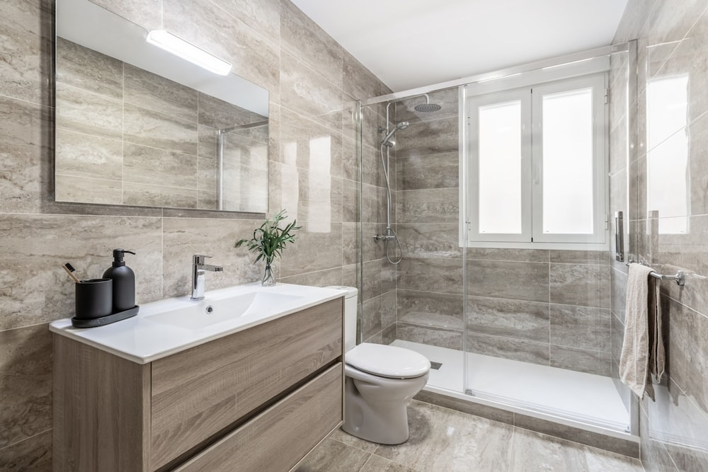 Alonso - 3 Bedrooms With Terrace in Rios Rosas