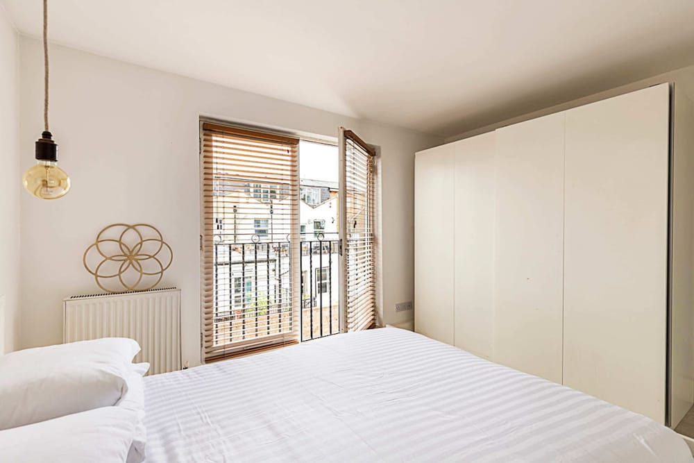 Tranquil 2 Bedroom Apartment in East London