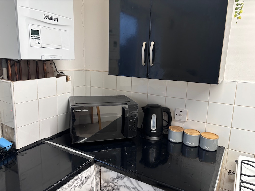 1br-sleeps4-35mintocentrallondon-40mintoheathrow