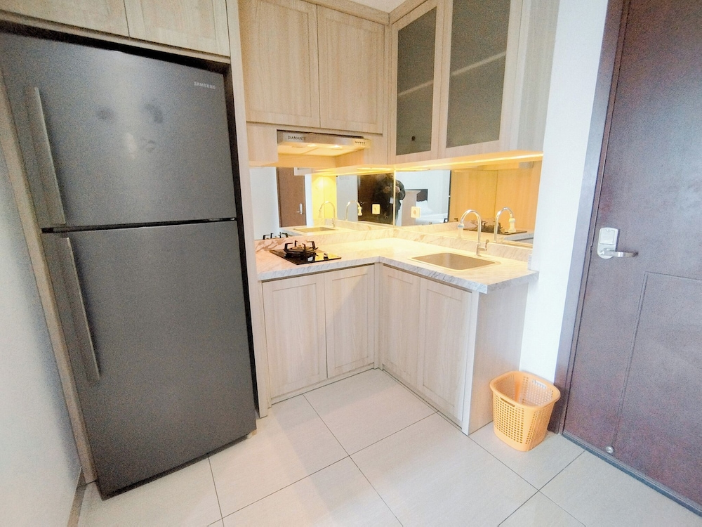 Spacious Studio Room At Grand Sungkono Lagoon Apartment