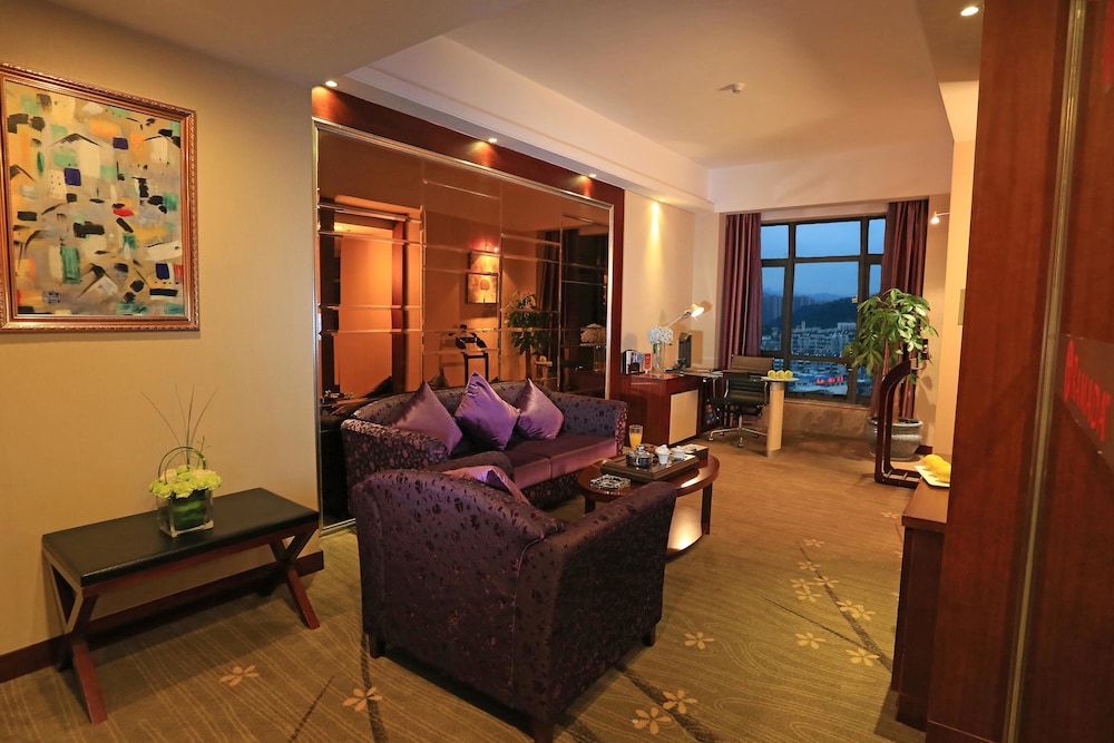 Ramada Longyan