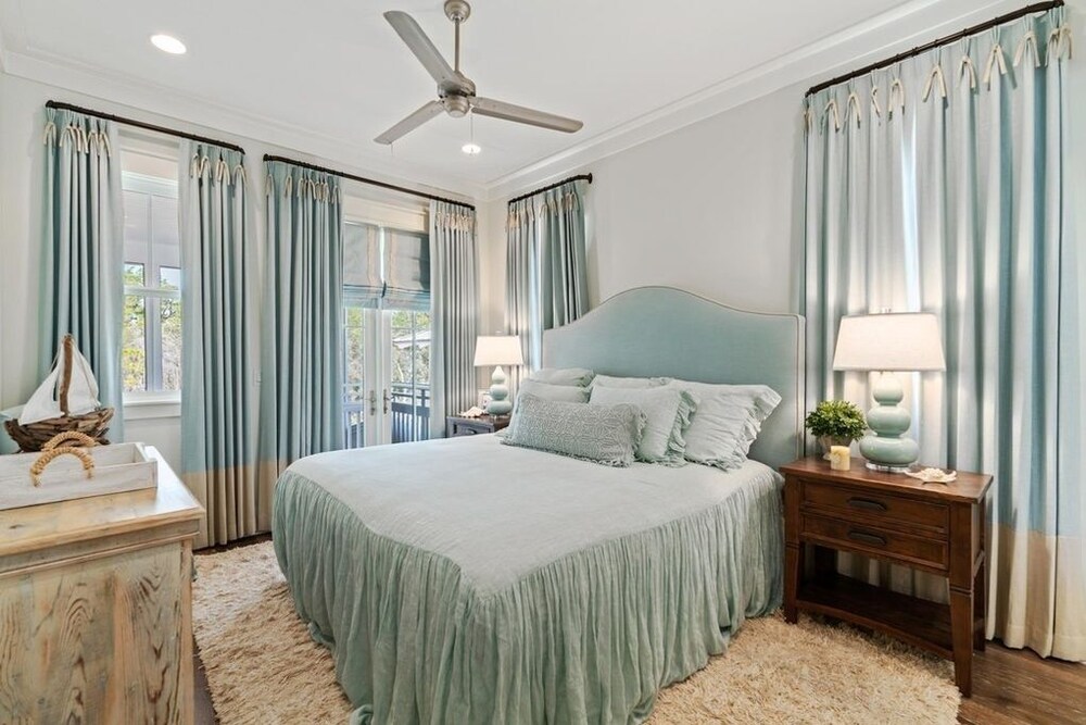 Elegantly Designed 5br/5.5bth + Bunk Nook Home In Lake District Of Watercolor Carriage House 4 Bedroom Home by RedAwning view 2