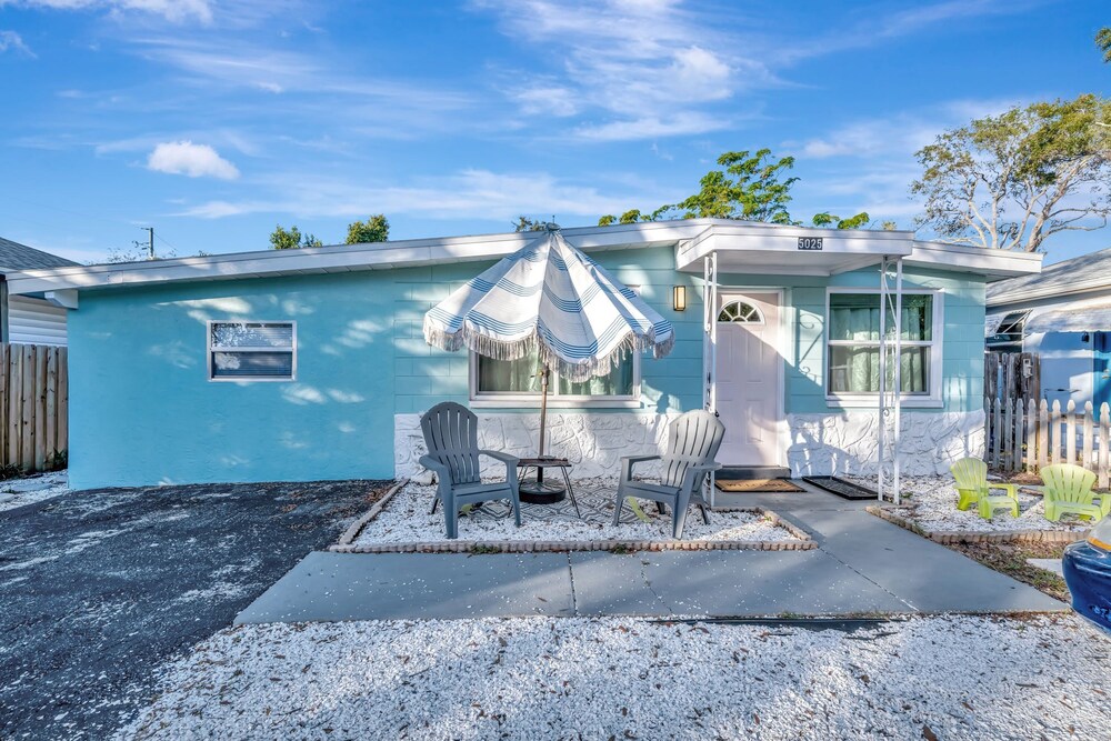 Family Home 10 Mins to Beach Pets Welcome