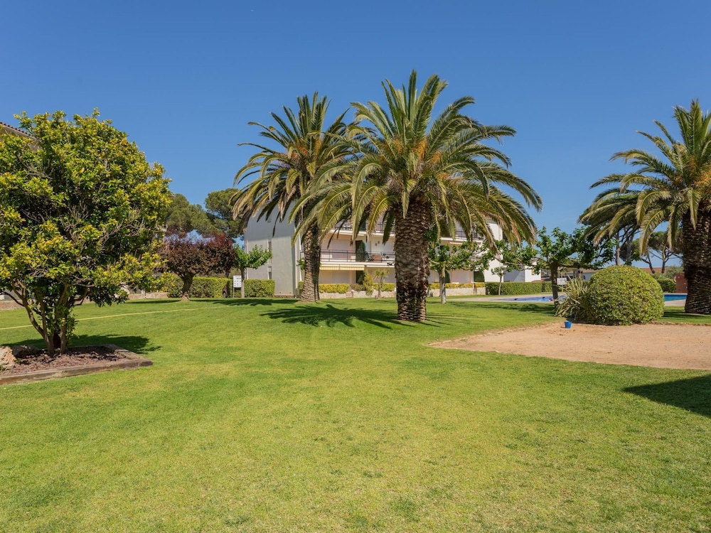 Apartament amb Piscina i Parquing Baixos amb Jard