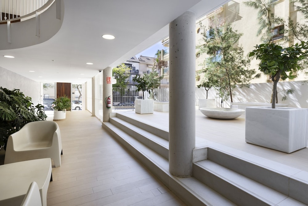 Stunning Seafront Apartment in Carvajal Beach