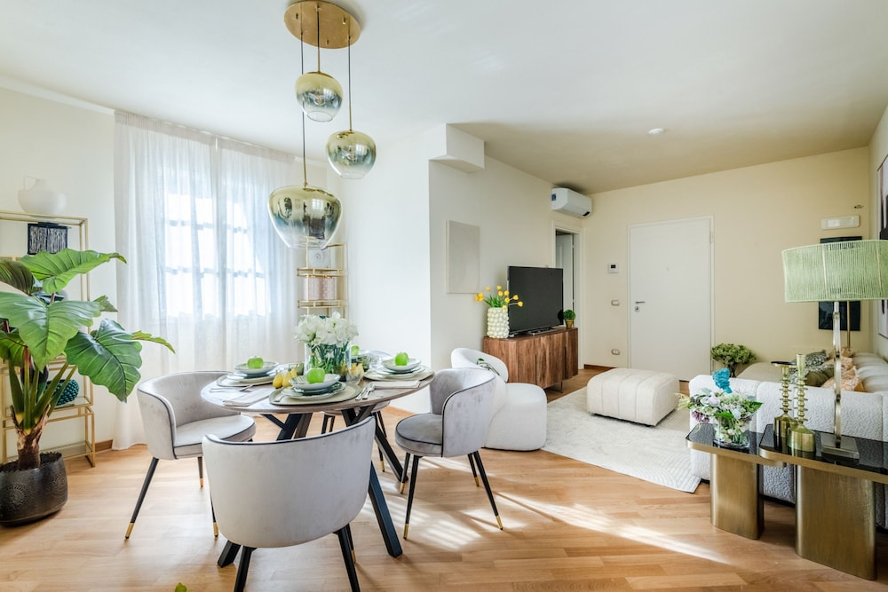 Borgo House an Apartment With Garage