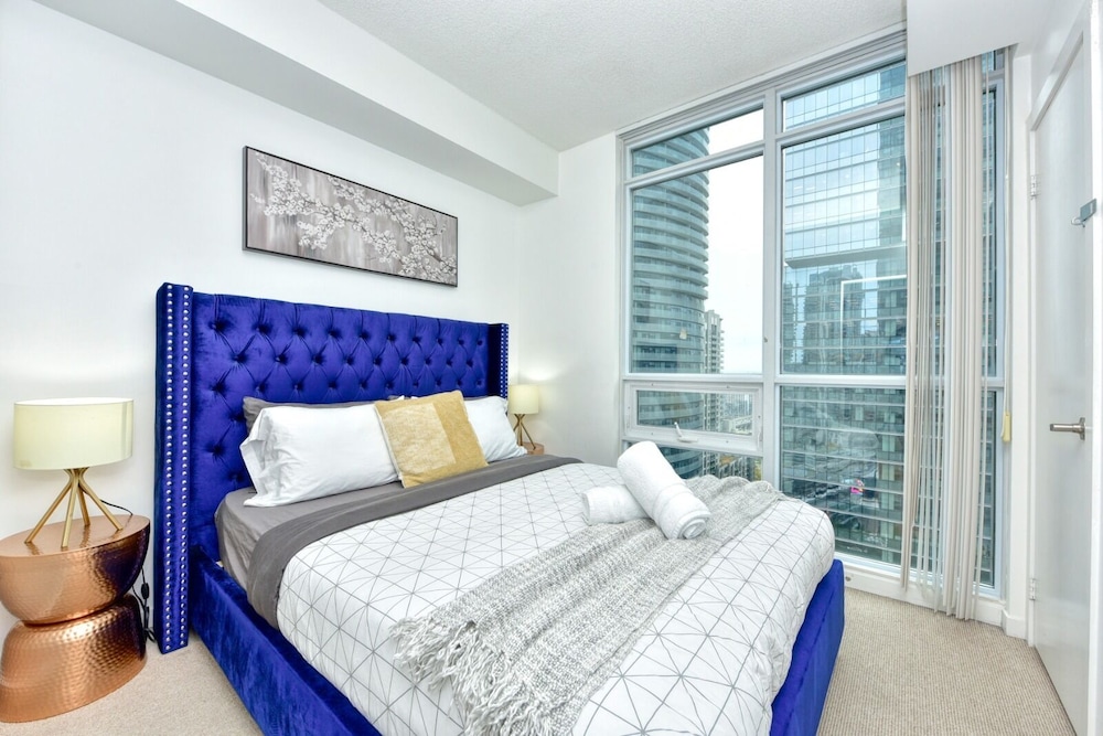 The Bay Suites Scotia Bank Arena - Image 5