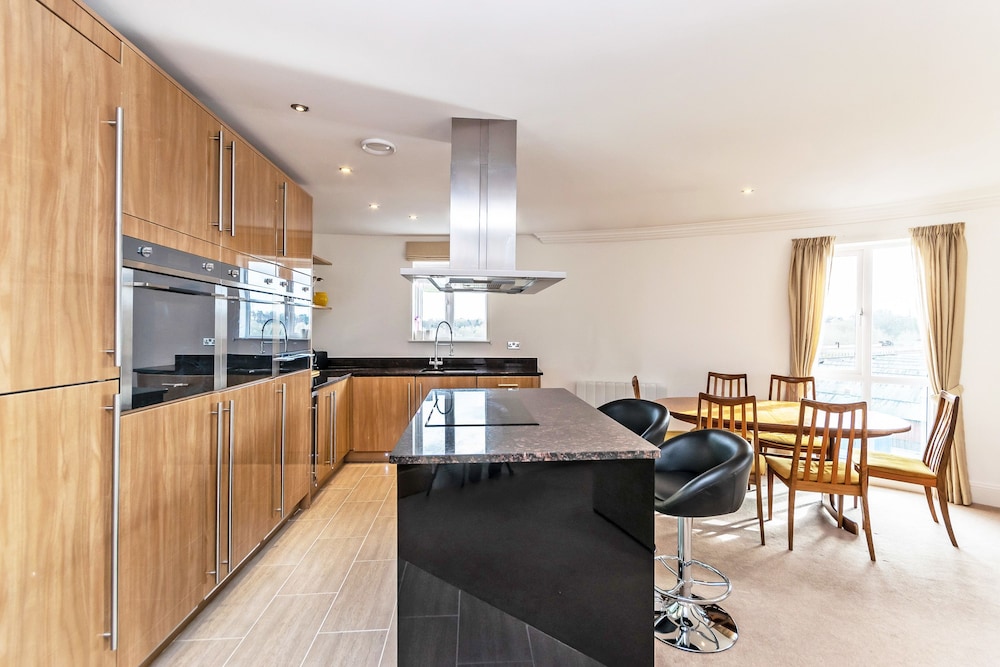 Racecourse Serviced Apartments