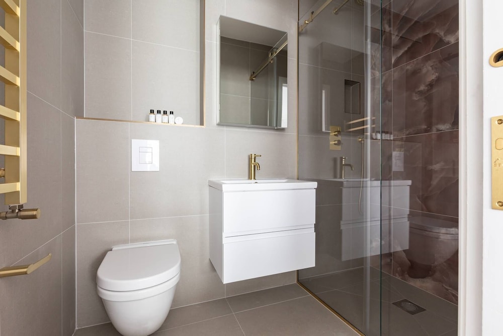 Westbourne Park Road Xviii by Onefinestay