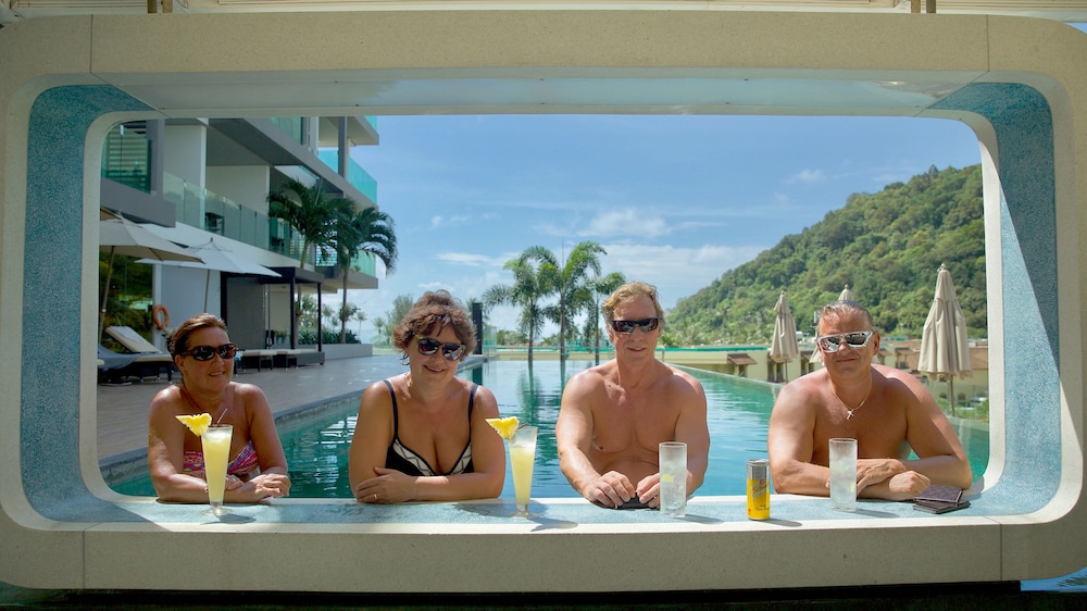Absolute Twin Sands Resort & Spa