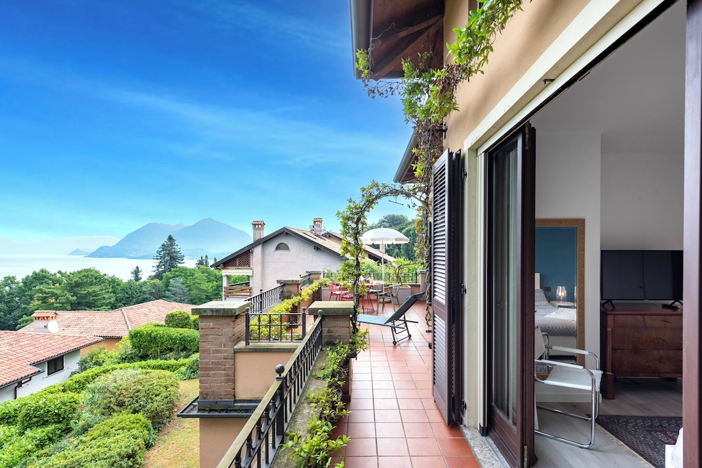 Il Dipinto Sul Lago Stresa Center