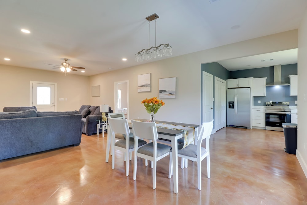 1 Mi to Lake Lbj: Peaceful Home w/ Patio & Yard!