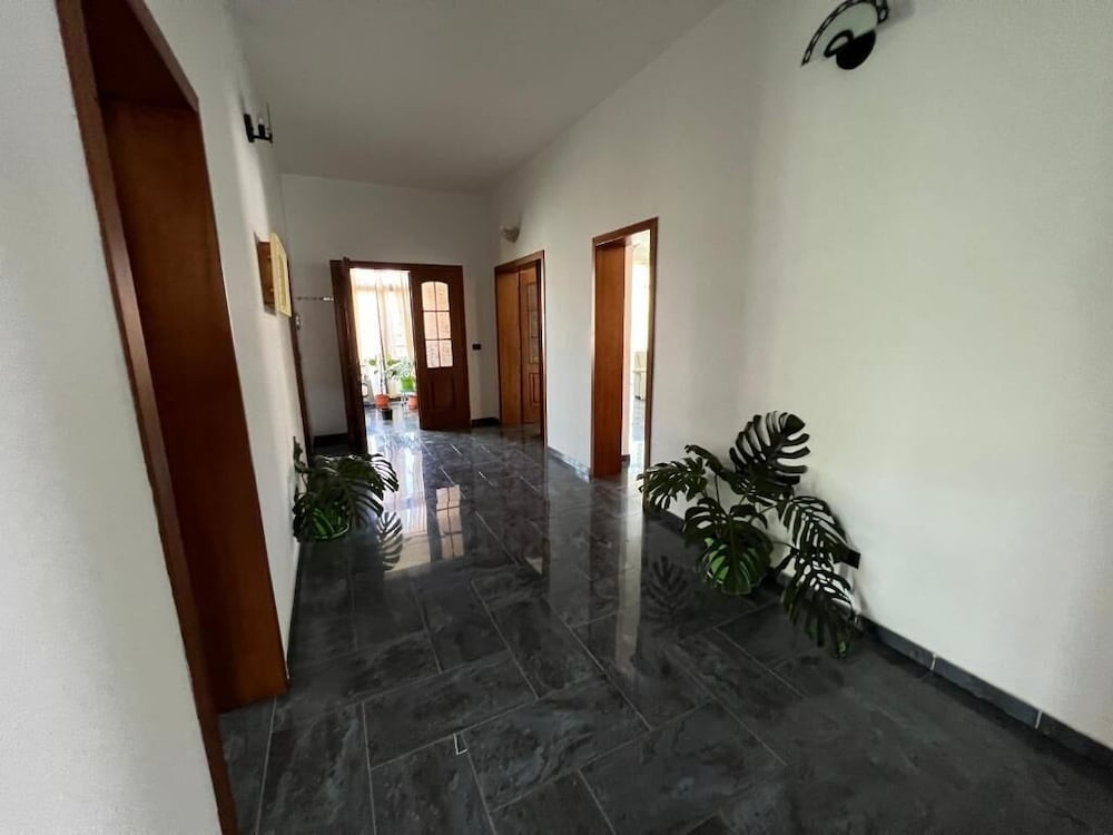 Green Garden Villa