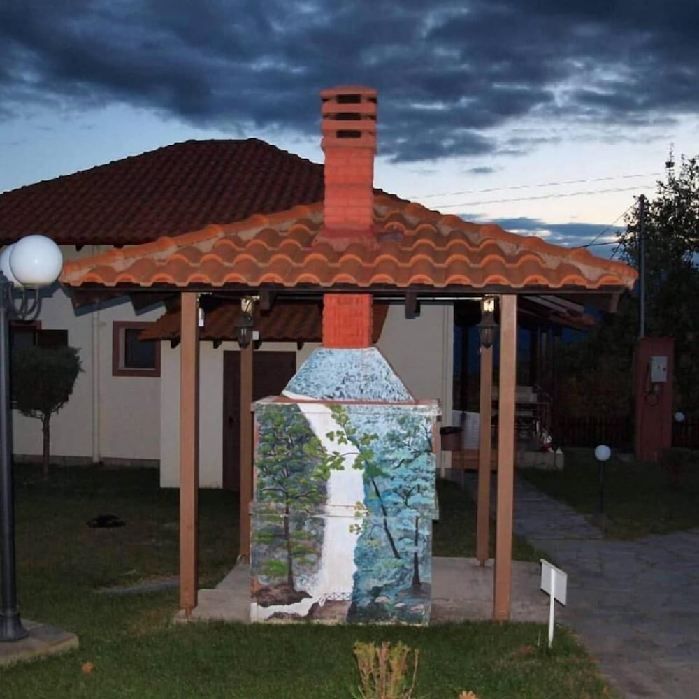 Karyon Apartments