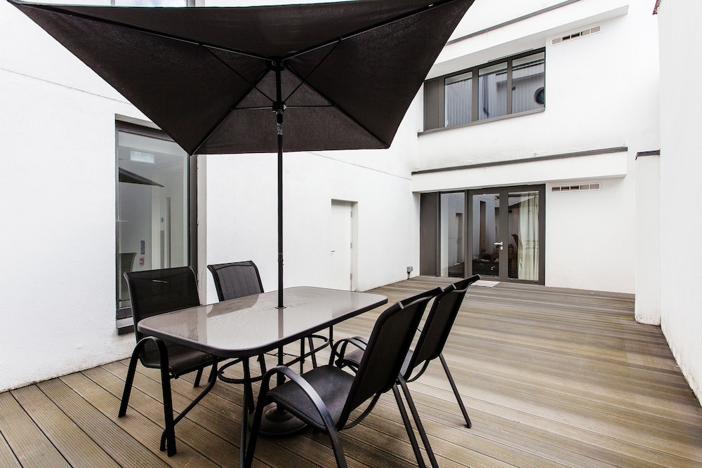 outdoor bbq area