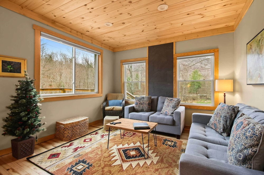 'the Nuthouse on Squirrel Creek': Ski, Hike & Fish