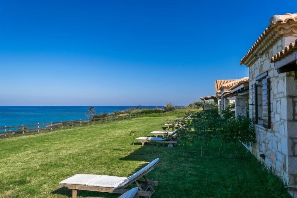Kavos Psarou Villas