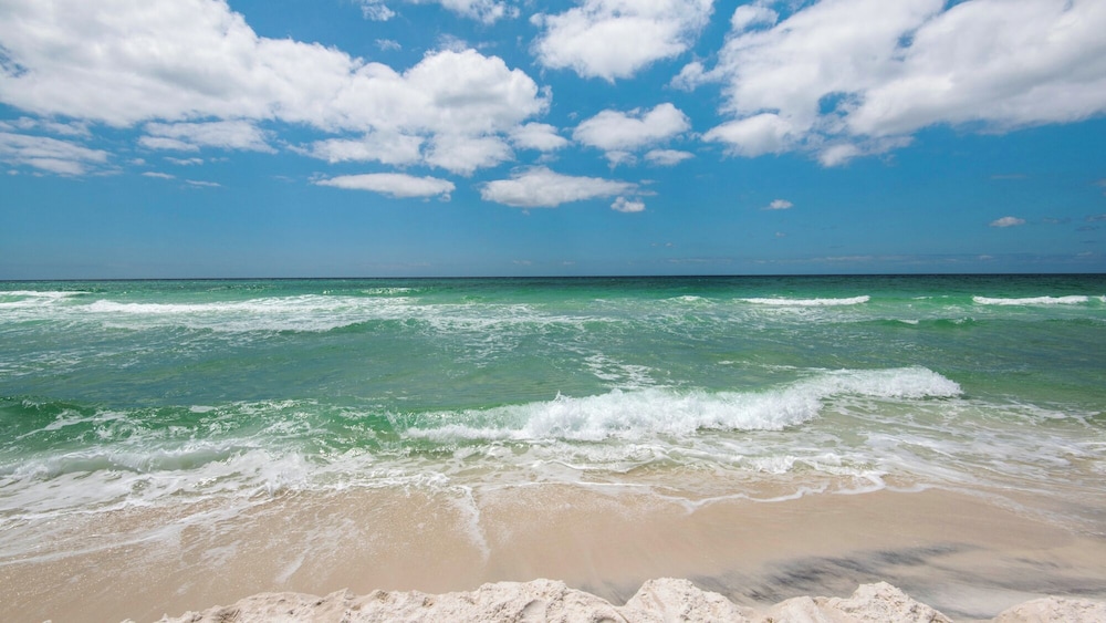 Watersound Beach Retreat Pool & Gulf Views + Free Attraction Tickets!