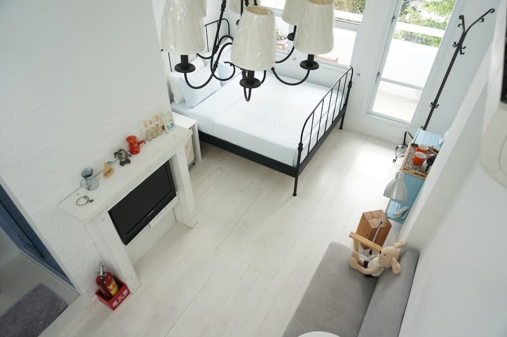 Milk White Homestay view 5