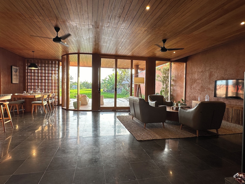 The Hum Villa 3BDR Private Villa view 5