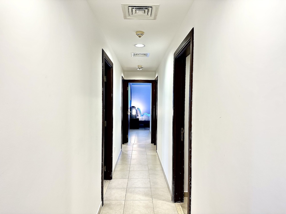 Lux BnB Executive Tower Business Bay
