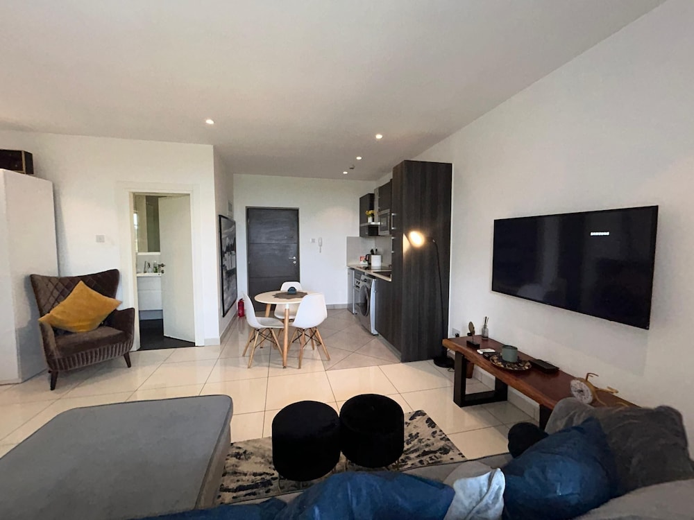 EBS LEGEND PROPERTIES