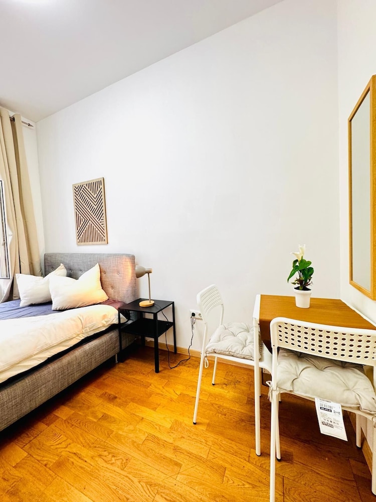 Affordable 4BR Near Stadthalle