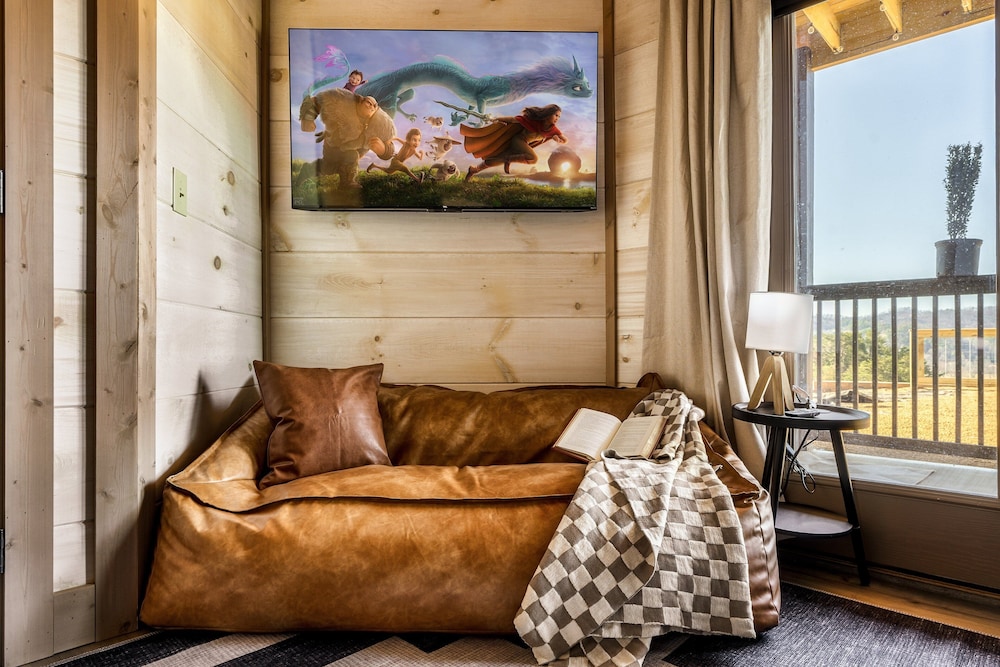 The Luxe 4 Bedroom Cabin