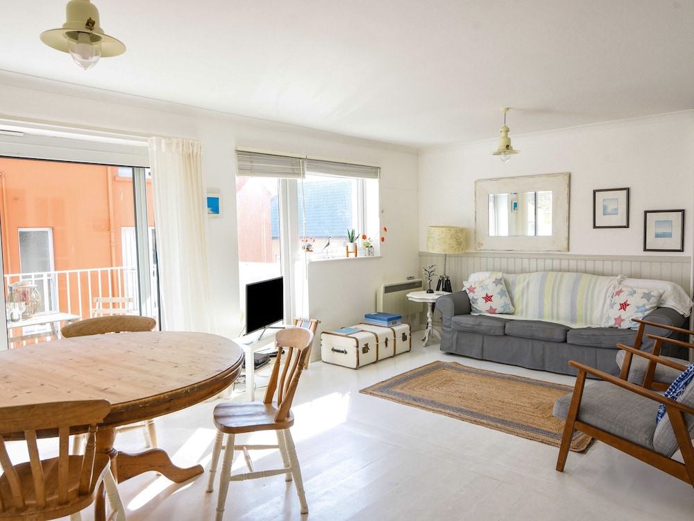 1 Bay View Court