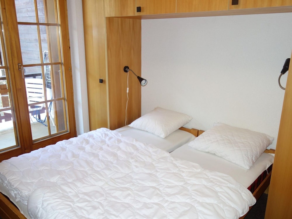 Apartment With Mountain Views