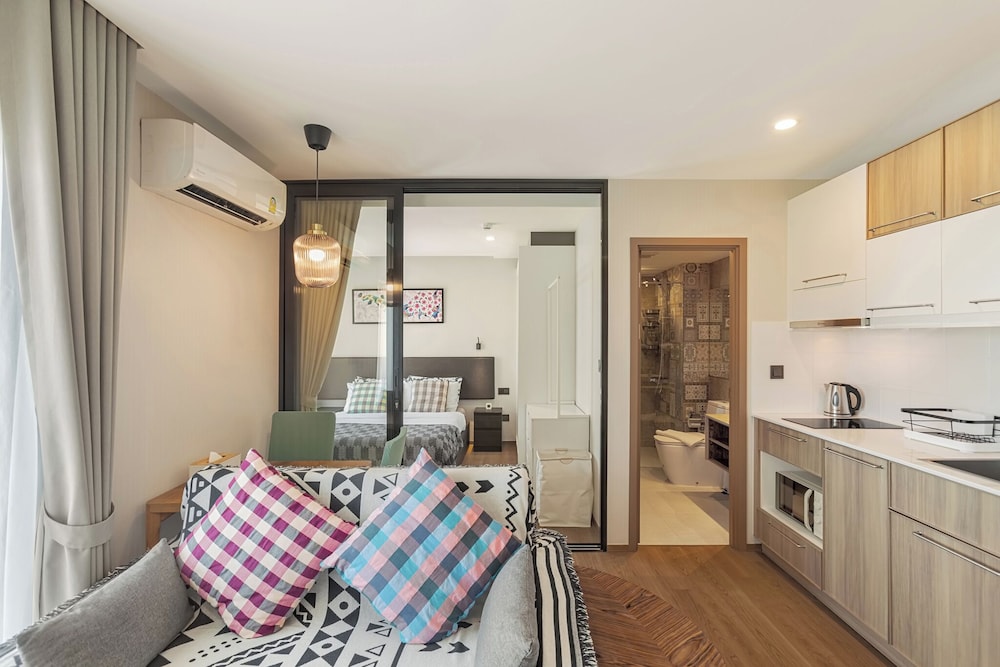 One bedroom Condo in Title V Condo 310