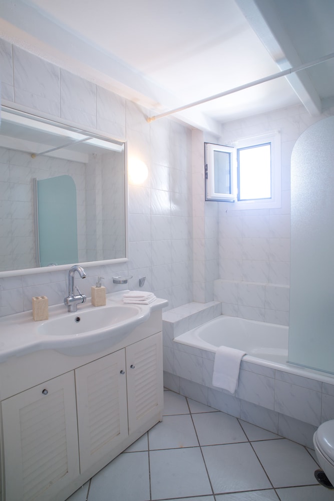 Adikri Villas & Suites