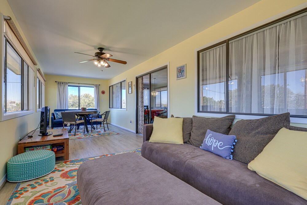 Home w/ Sunroom & Fire Pit - Near Canyon Lake! view 3