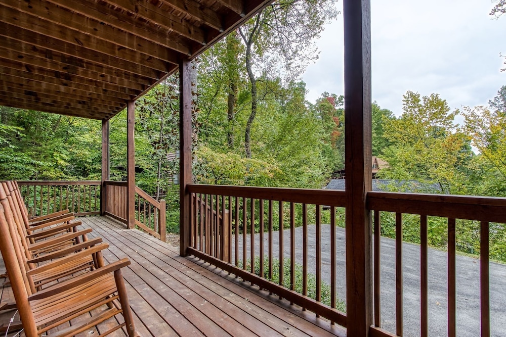 Er313- Crosswinds- Great Location- Close To Town 5 Bedroom Cabin view 5