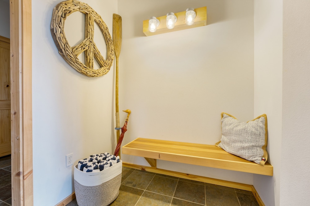 Buttercup Bay Hideaway by Avantstay Cozy Escape w Fire Pit Walk to Beach