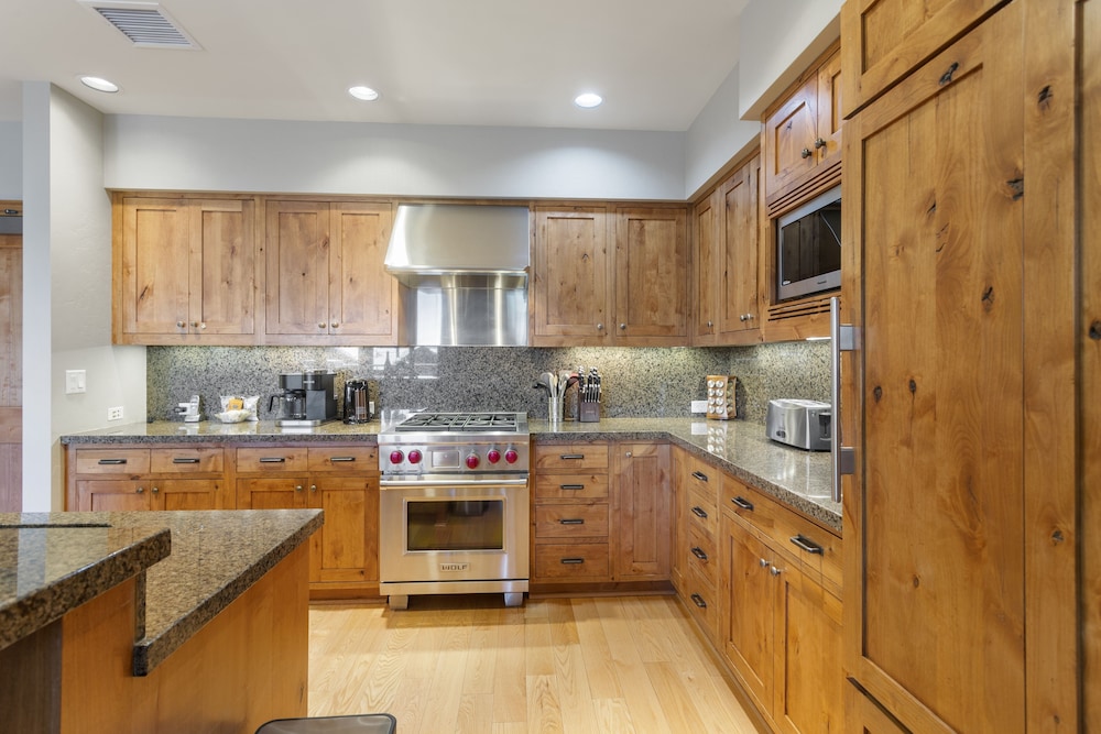 Shooting Star Lodge at Deer Valley Resort - Three Bedroom Residence #101 3 Condo