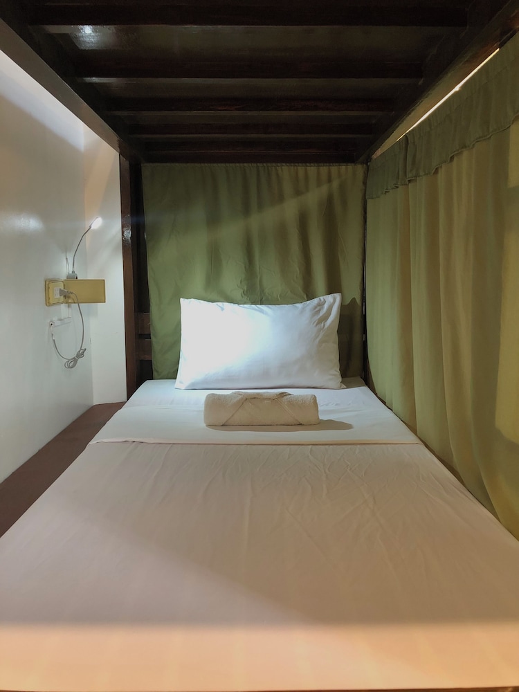 CHILL OUT HOSTEL BORACAY
