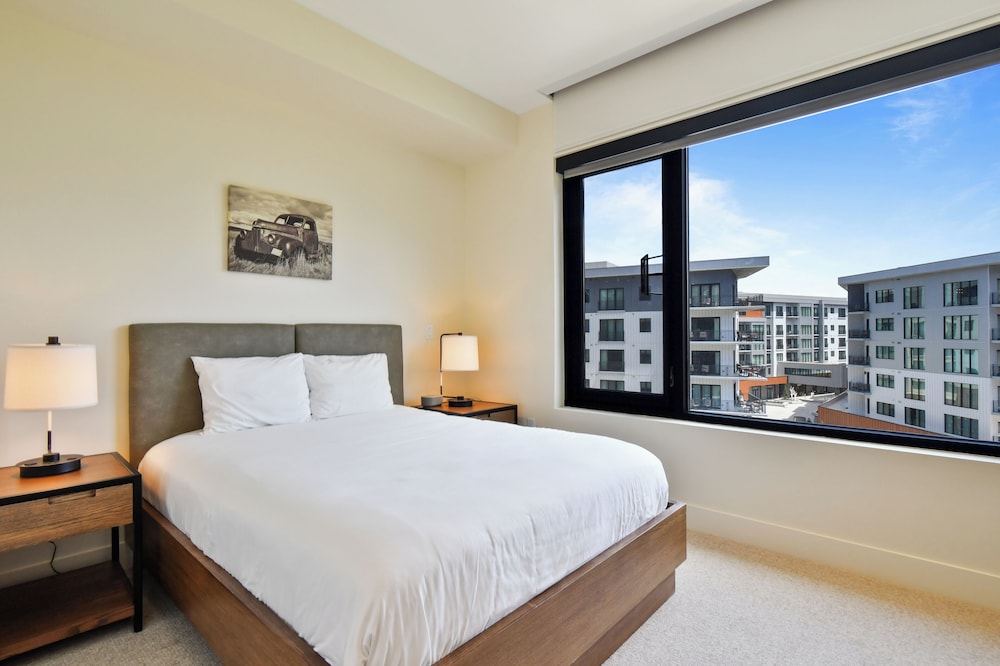 Ski-in out Dream Location With Unparalleled Access Views Amenities Pool Hot Tubs Fitness Center