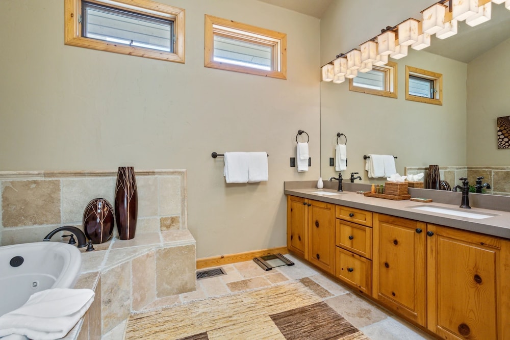 Trail's End Lodge at Deer Valley Resort - Four Bedroom Residence with Spa #12 4 Condo