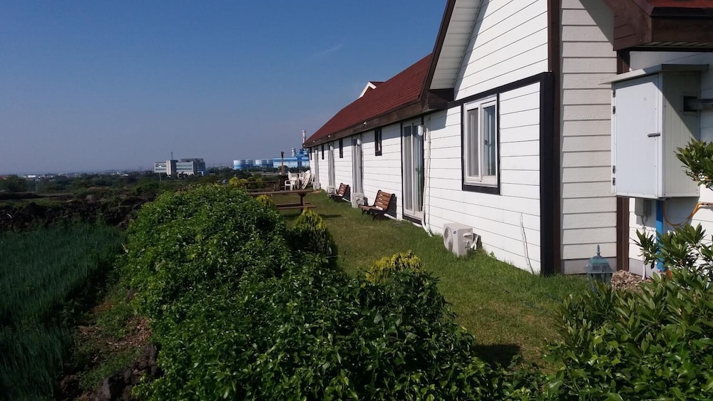 Sea The Biyang Pension