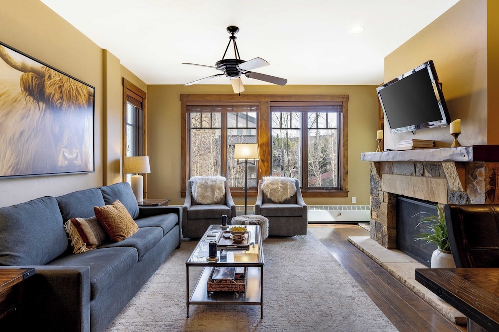 Steps to Lifts, Peak 9, Main Street Balcony, Lounge Pool Water House 5204