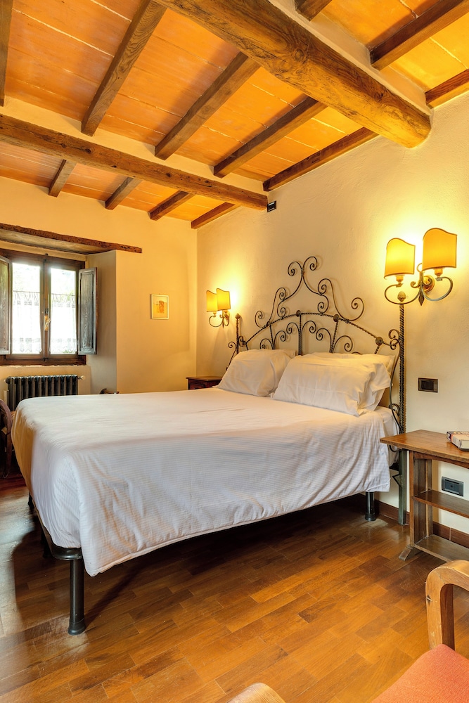 Entire Hilltop Villa With Private Pool In Palazzuolo Sul Senio
